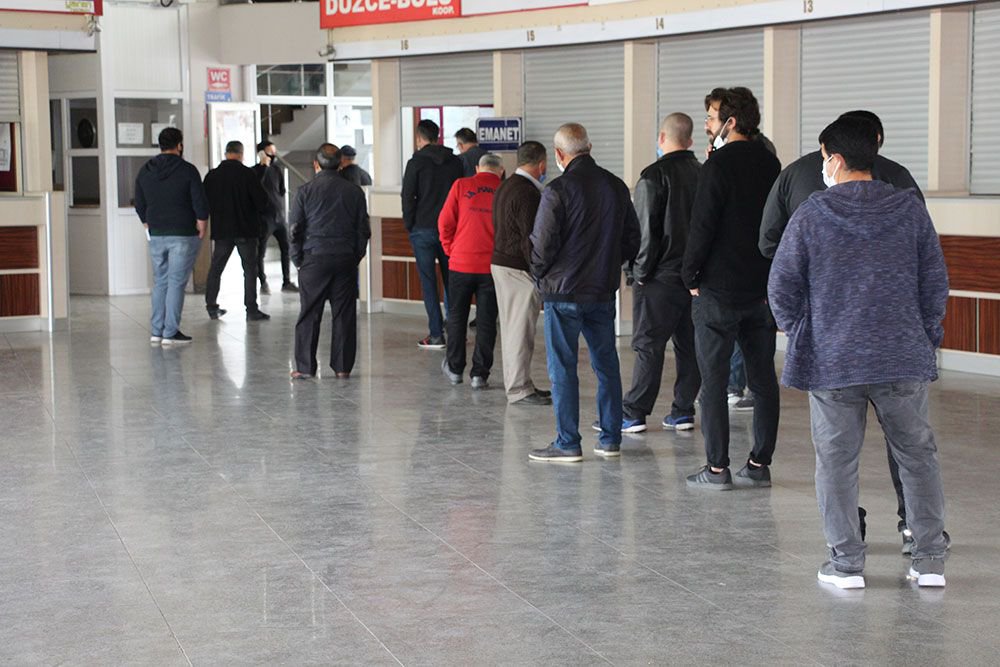 VATANDAŞLAR OTOGARA KOŞTULAR