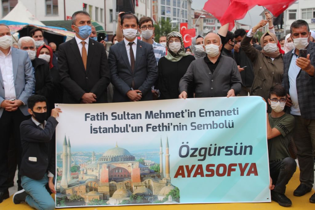 "AYASOFYA BU MİLLETİN KANAYAN YARASIYDI"