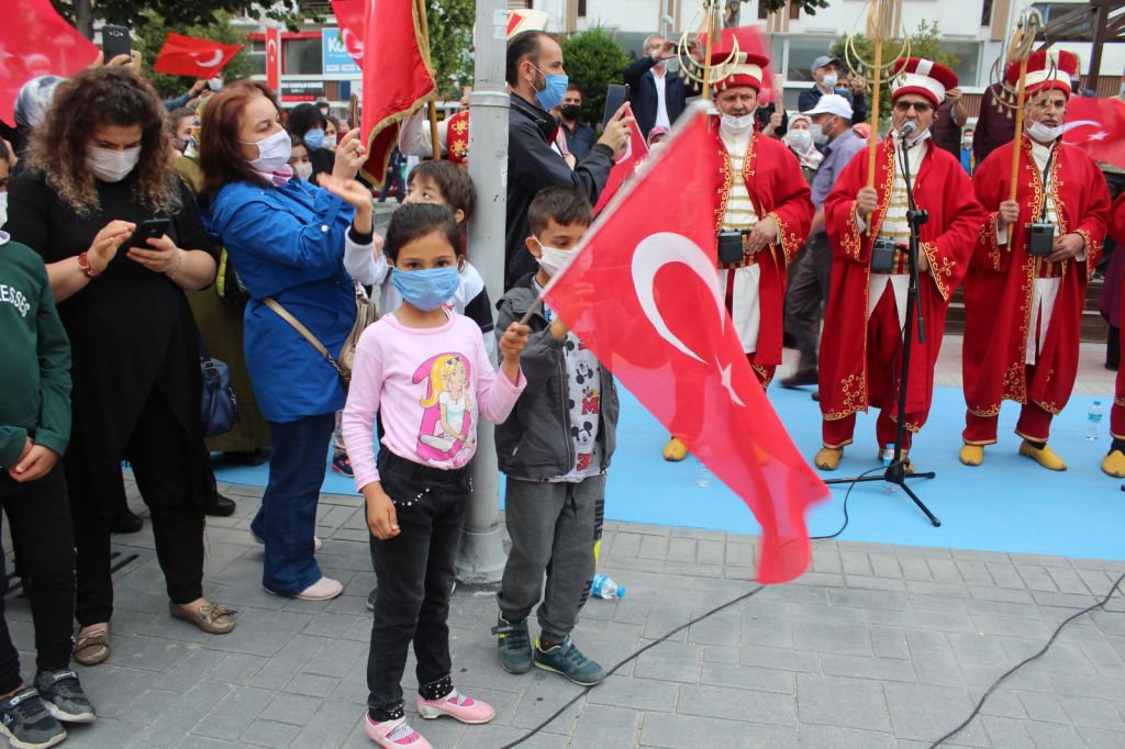 "AYASOFYA BU MİLLETİN KANAYAN YARASIYDI"