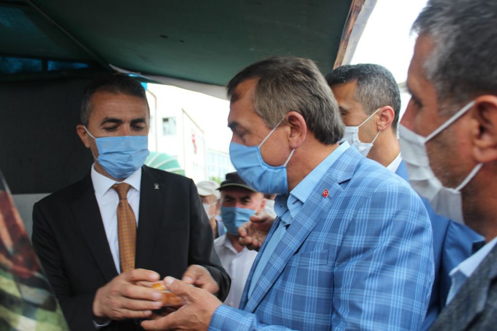 "AYASOFYA BU MİLLETİN KANAYAN YARASIYDI"