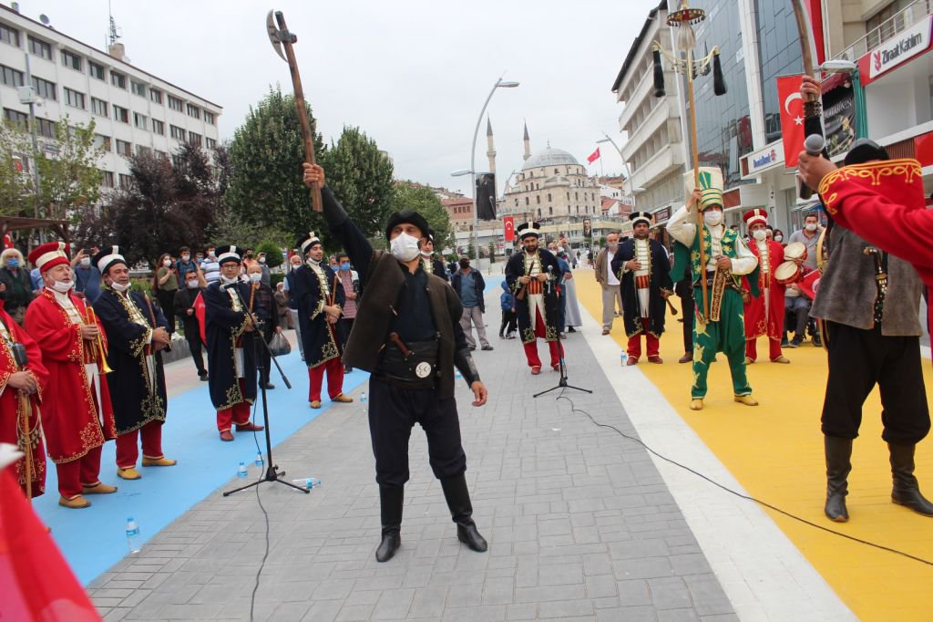 "AYASOFYA BU MİLLETİN KANAYAN YARASIYDI"