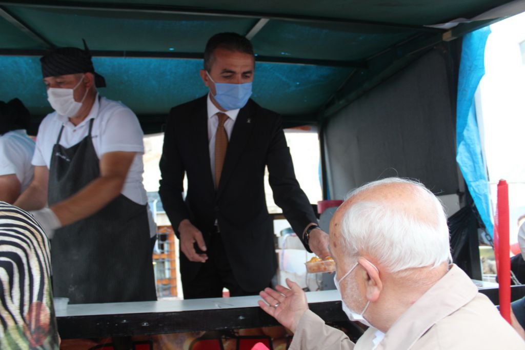 "AYASOFYA BU MİLLETİN KANAYAN YARASIYDI"