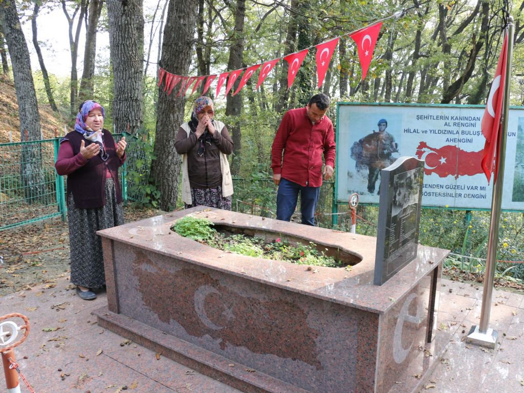 ŞEHİT OĞULLARININ HATIRALARIYLA YAŞIYORLAR