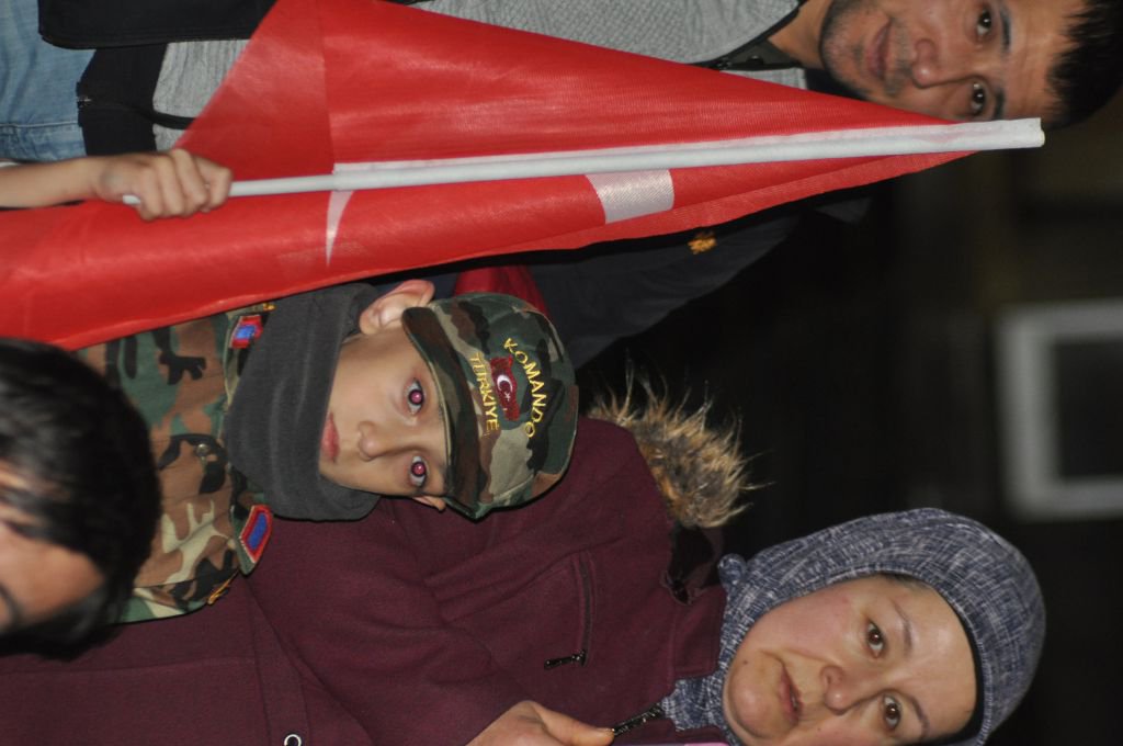 ŞEHİTLER İÇİN YÜRÜDÜLER