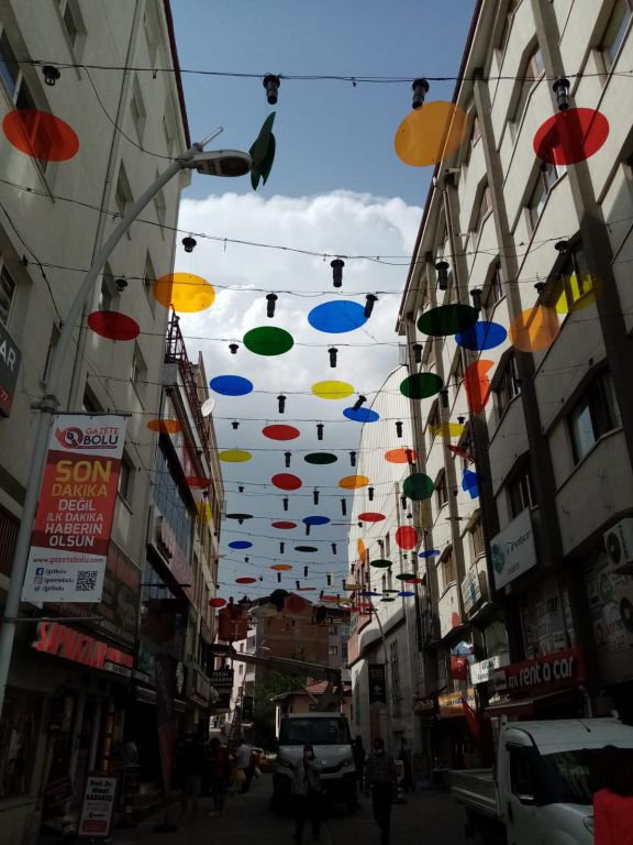 ŞEMSİYELİ SOKAK YENİLENECEK