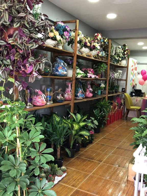 SEVDİKLERİNİZ İÇİN EN ÖZEL ÇİÇEKLER..