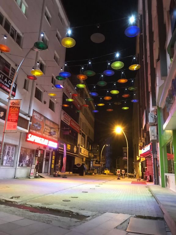 SOKAK IŞIL IŞIL OLDU