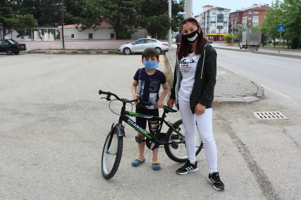 SOKAKLAR ARTIK ONLARIN