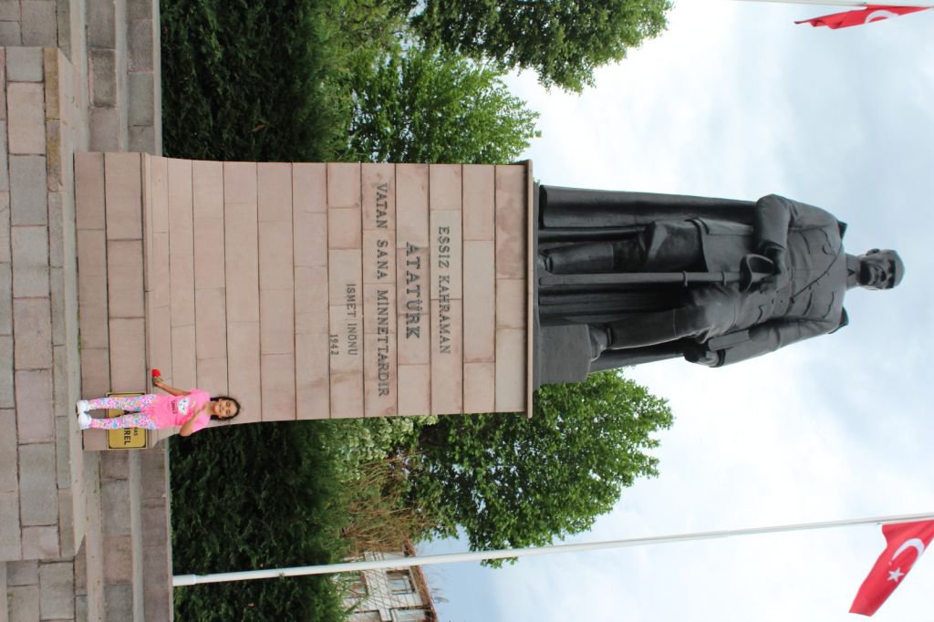 SOKAKLAR ARTIK ONLARIN