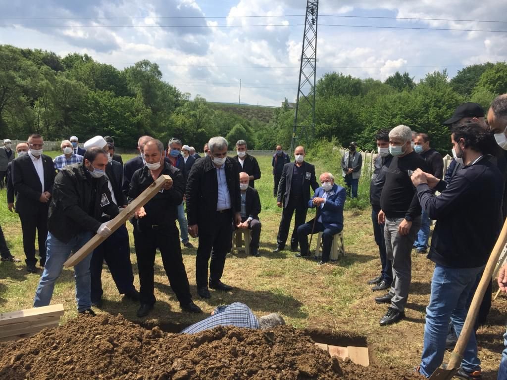 SON YOLCULUĞUNA UĞURLANDI..