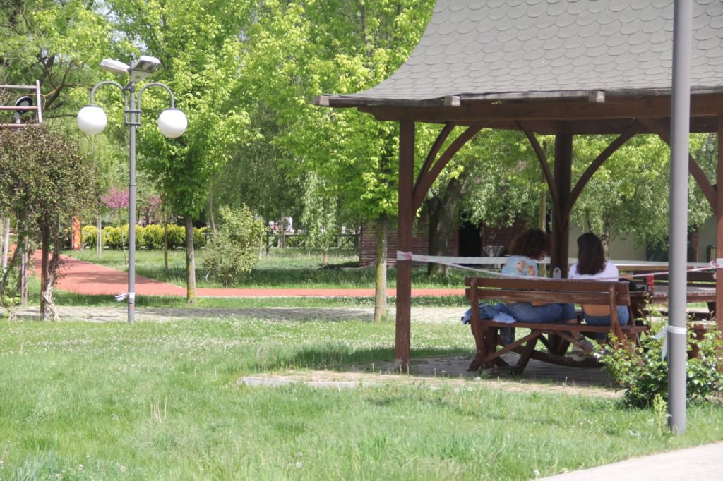 SOSYAL MESAFEYE UYMADILAR