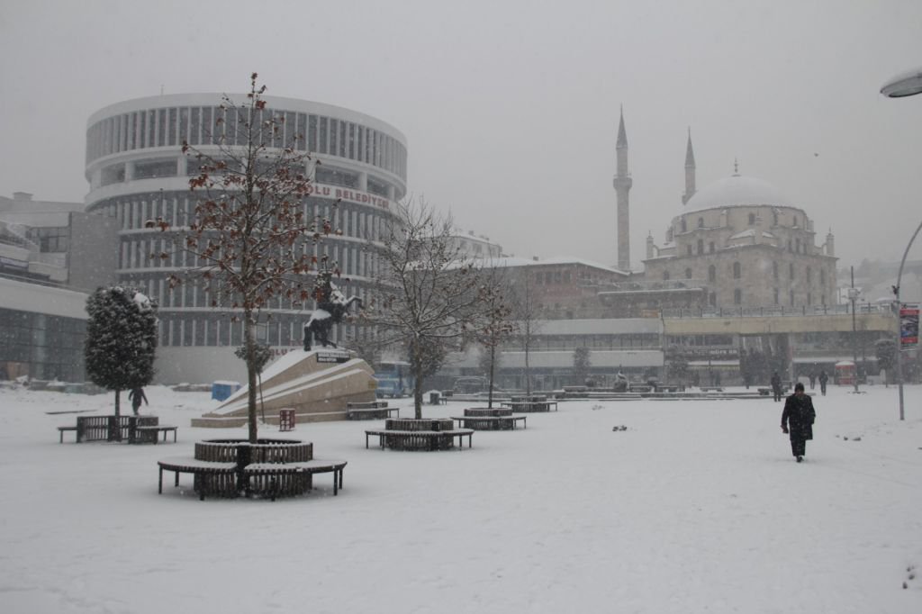 TABİATIN KALBİ KARA DOYDU