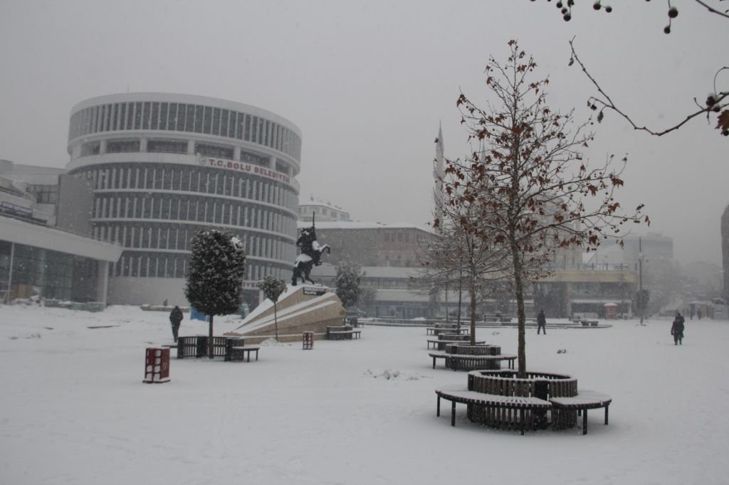 TABİATIN KALBİ KARA DOYDU