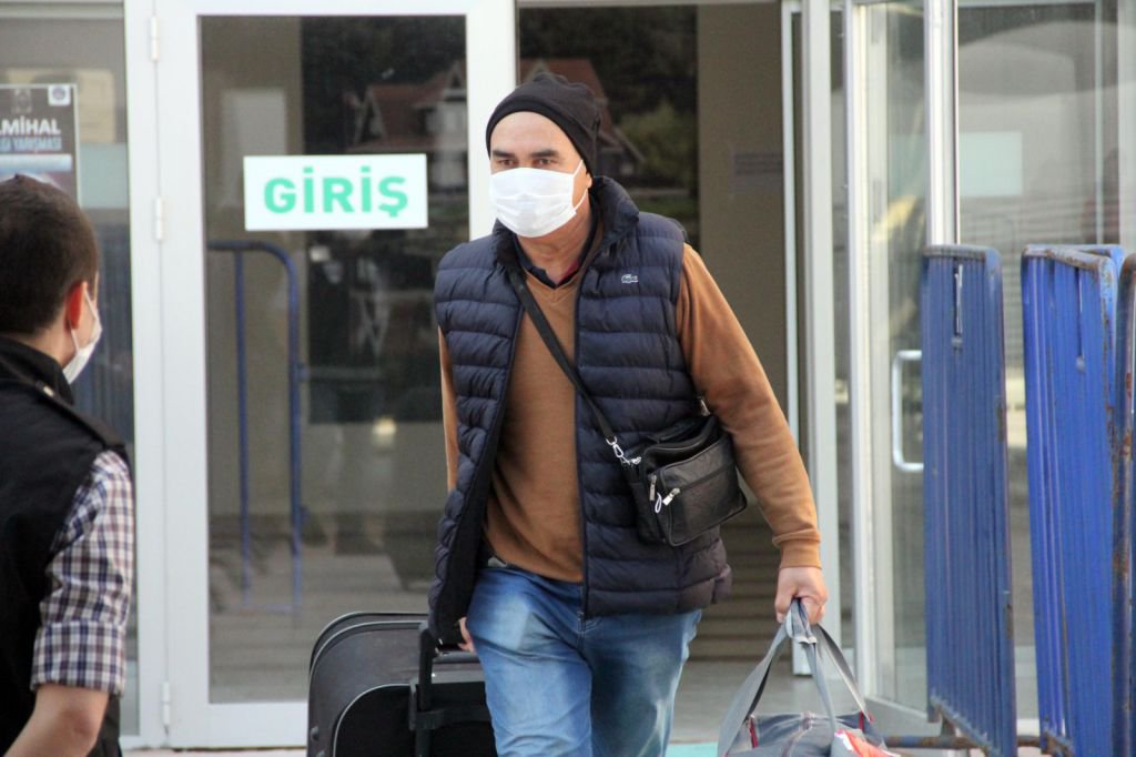 TEK TEK EVLERİNE GÖNDERİLİYORLAR..