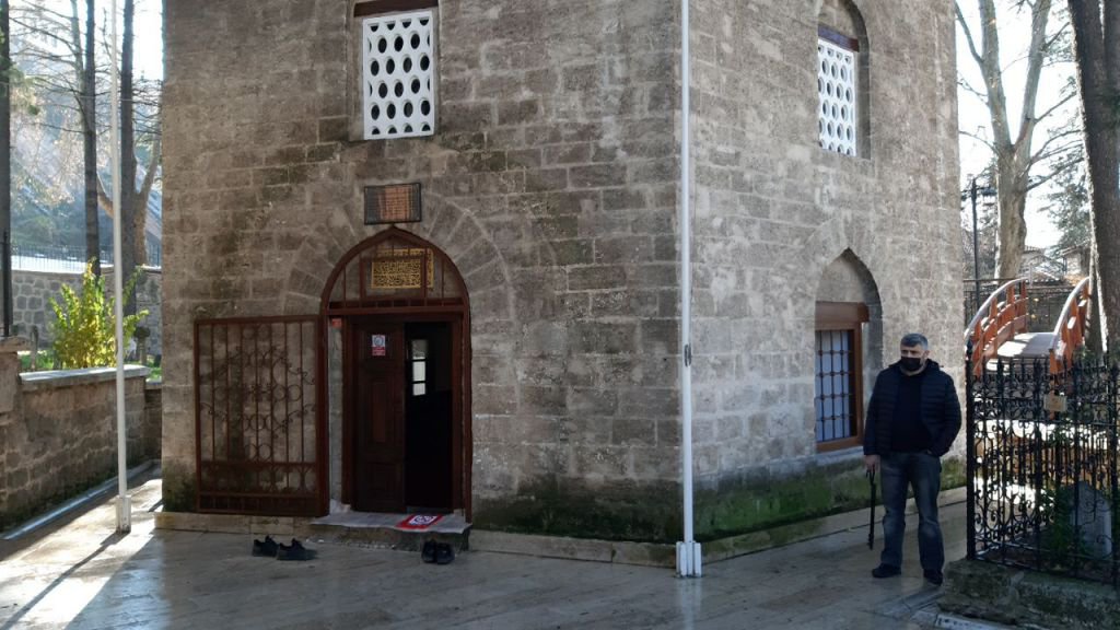 TEPKİ ÇEKEN TENTE SÖKÜLDÜ !