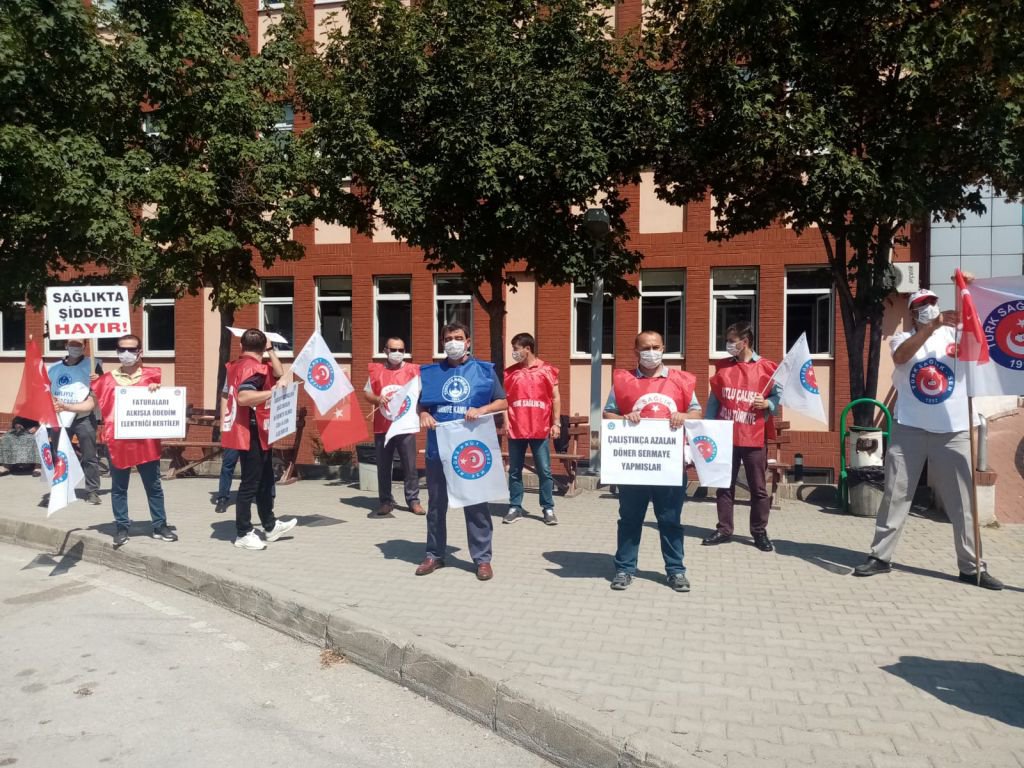 TÜRK SAĞLIK-SEN ÇALIŞANLARI EYLEMDE