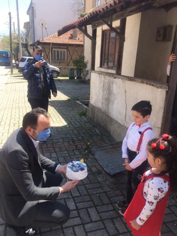 ÜLKÜ OCAKLARI ÇOCUKLARI YALNIZ BIRAKMADI