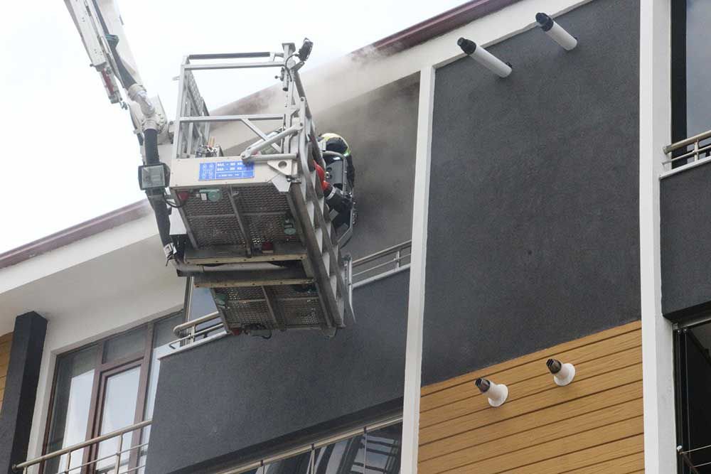 UYURKEN YANGINA YAKALANDILAR