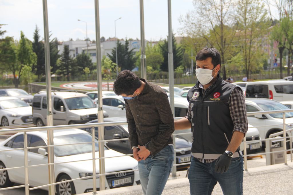 UYUŞTURUCU MADDEYLE YAKALANDILAR