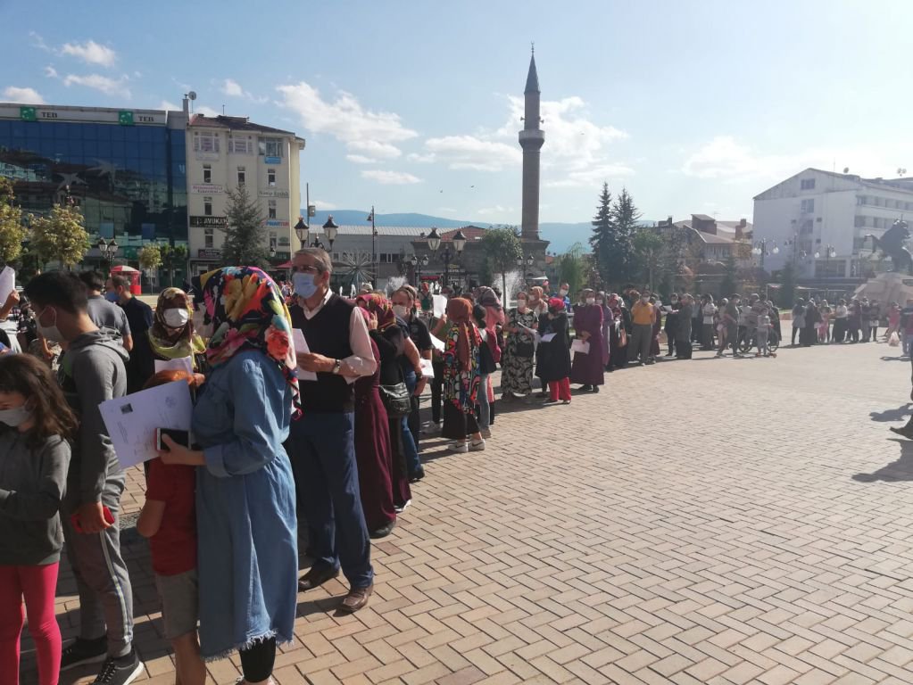 VATANDAŞLAR BELEDİYEYE AKIN ETTİ