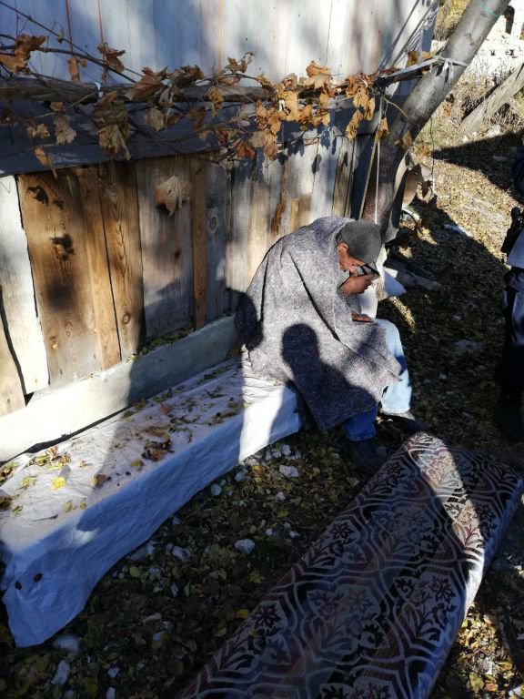 YAŞLI ADAM BAKIN NEREDE BULUNDU !