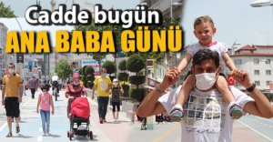 ÇOCUKLAR CADDEYİ ŞENLENDİRDİ