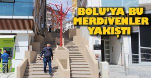 MERDİVENLER CADDEYE RENK KATTI