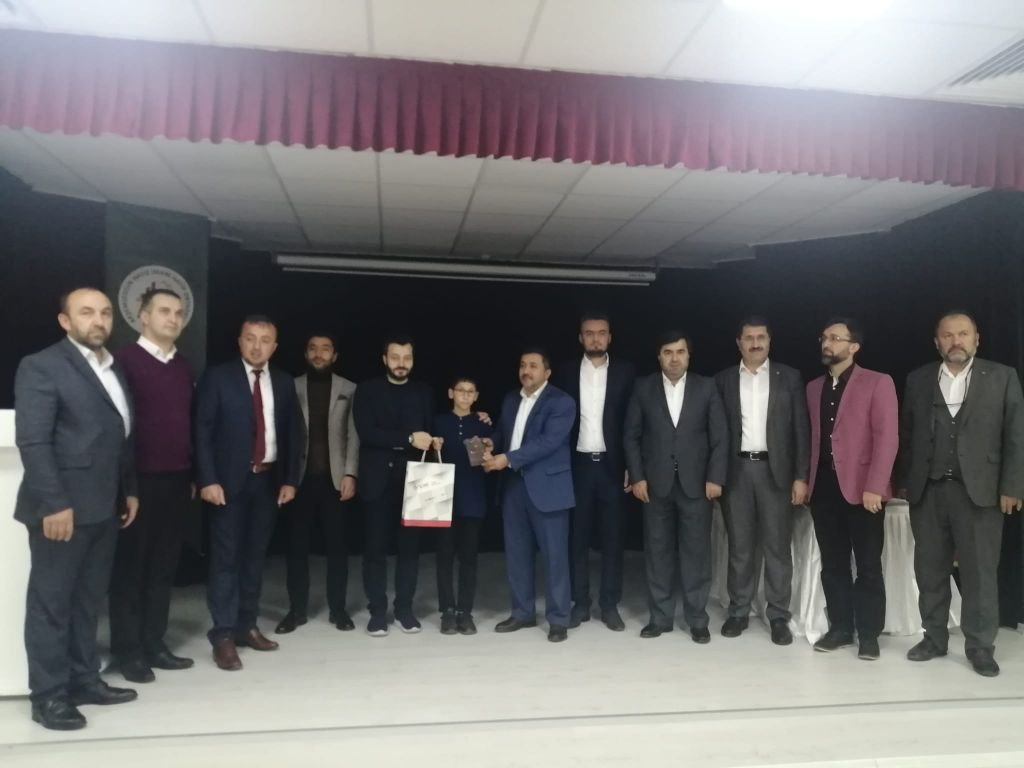 11 YAŞINDAKİ ÇOCUK 7 AYDA HAFIZ OLDU