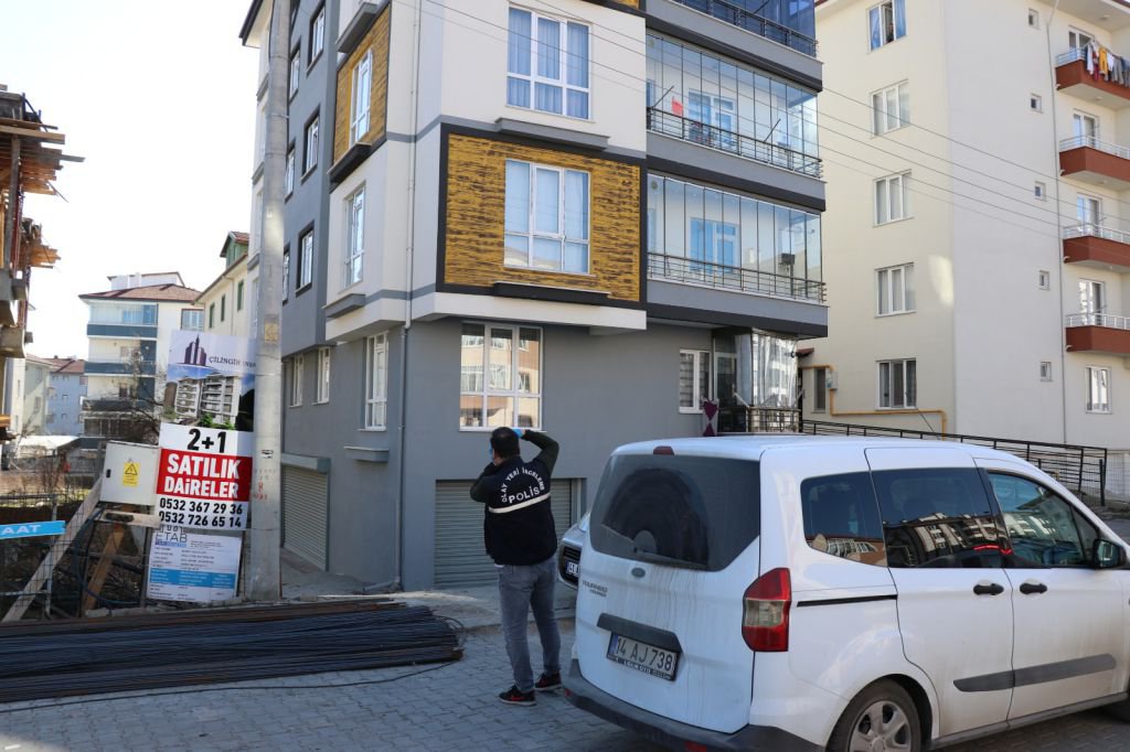 3. KATTAN DÜŞEREK YARALANDI