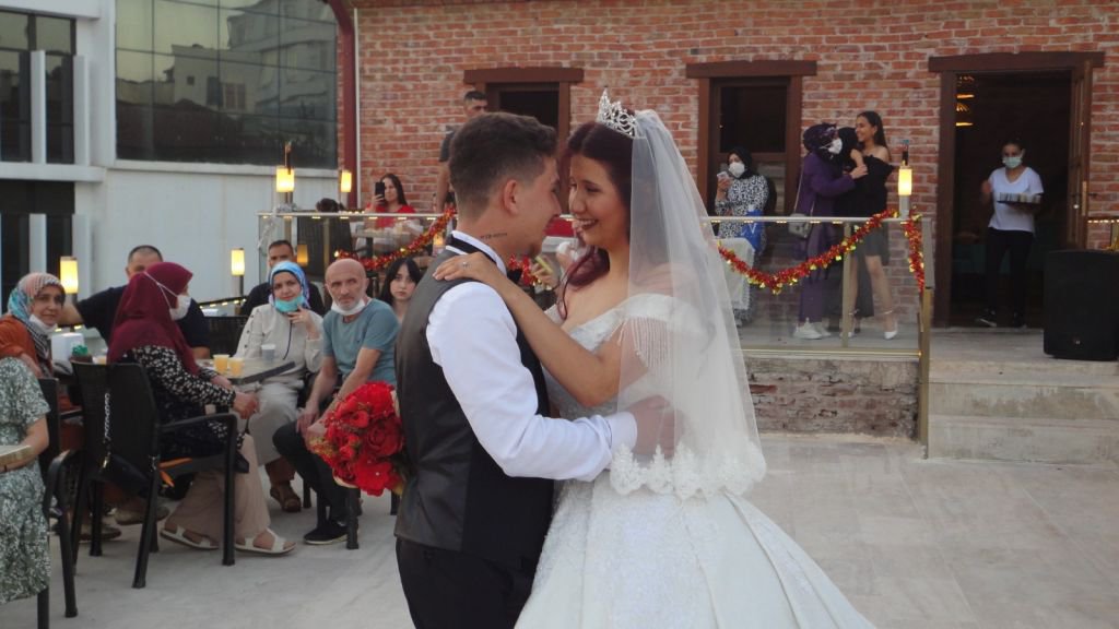 40 GÜNLÜK BEBEKLERİYLE DÜĞÜN YAPTILAR