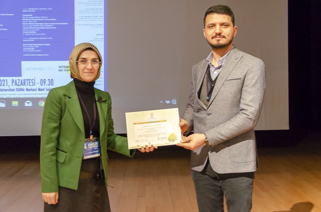 ANNELER ÜNİVERSİTEDE EĞİTİM PROGRAMINDA BULUŞTU