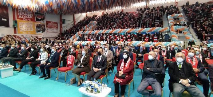 AK PARTİ’DE COŞKULU KONGRE