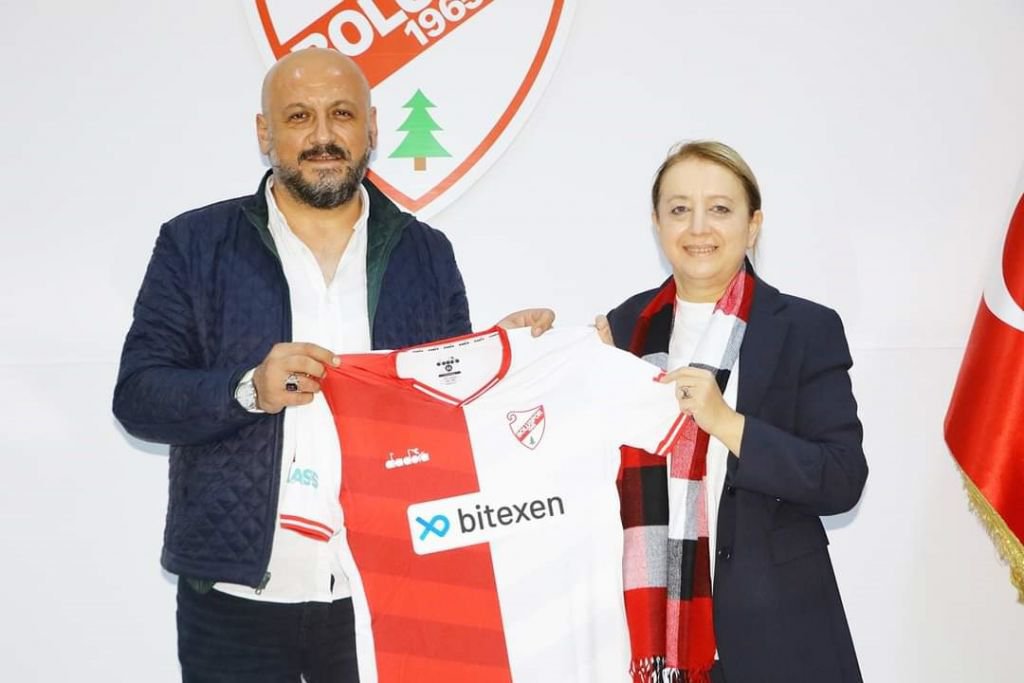 AK PARTİ'DEN BOLUSPOR'A BAKLAVALI ZİYARET