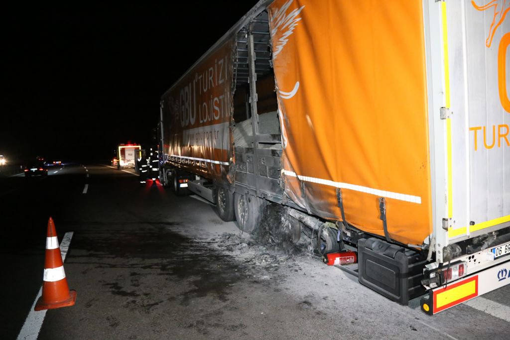 ARKA ARKAYA ALEV ALEV YANDILAR