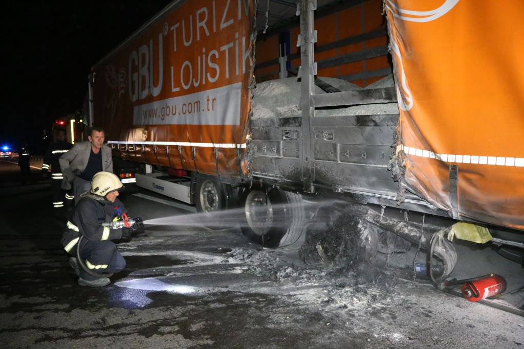 ARKA ARKAYA ALEV ALEV YANDILAR