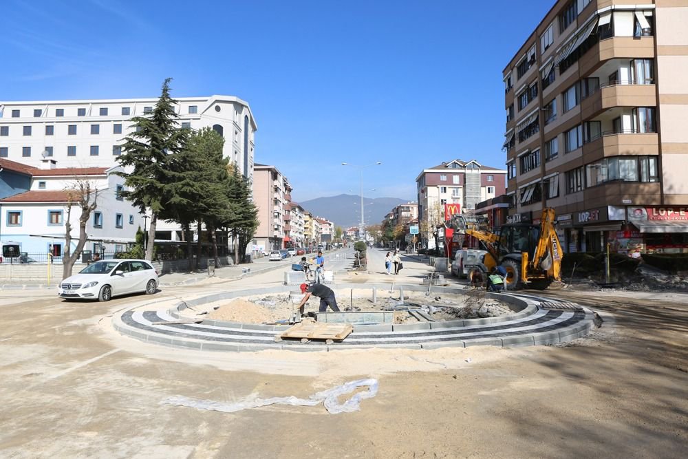 ATATÜRK BULVARINDAKİ TRAFİK IŞIKLARI KALKIYOR