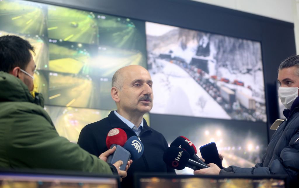 BAKAN SÜRÜCÜLERİ UYARDI