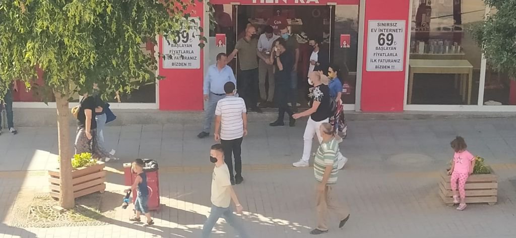 BAŞKAN ÖZCAN CADDEYE İNDİ...