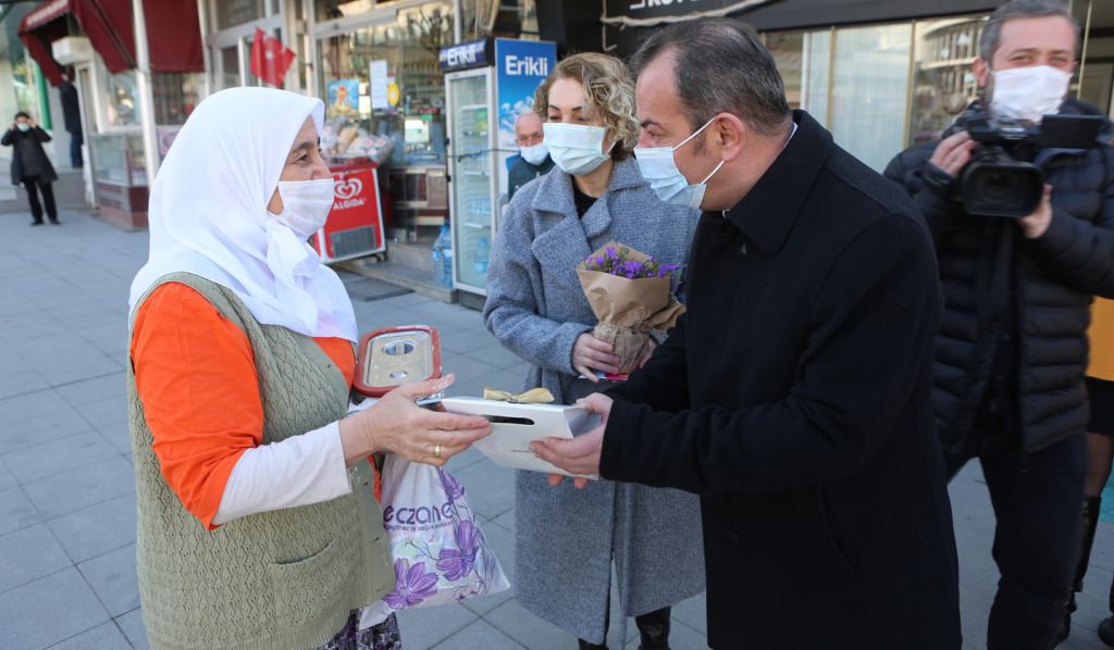 BAŞKAN ÖZCAN'DAN KADINLARA SÜRPRİZ