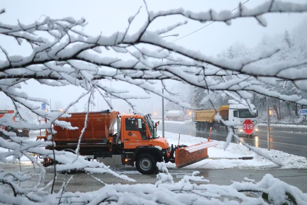 BOLU DAĞI'NA KAR GELDİ
