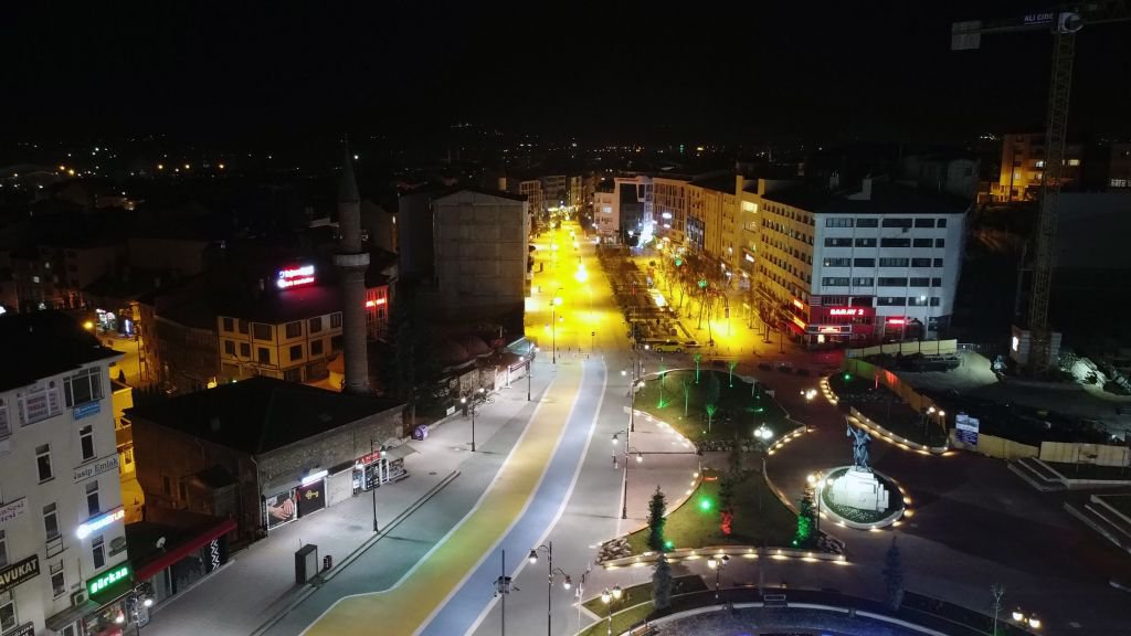 BOLU SOKAKLARINDA SESSİZLİK HAKİM