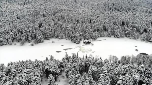 BOLU’DA GÖL BUZ TUTTU
