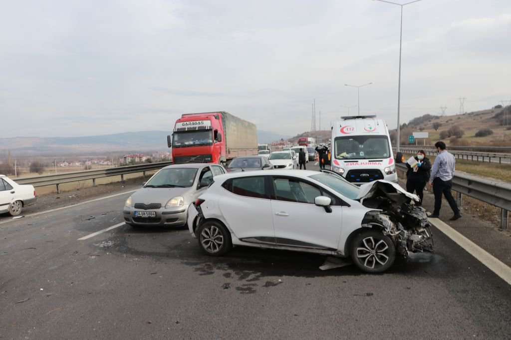 BOLU'DA ZİNCİRLEME KAZA