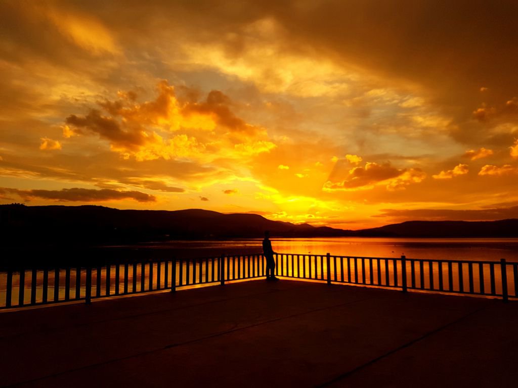 BÜYÜLEYEN GÜN BATIMI....