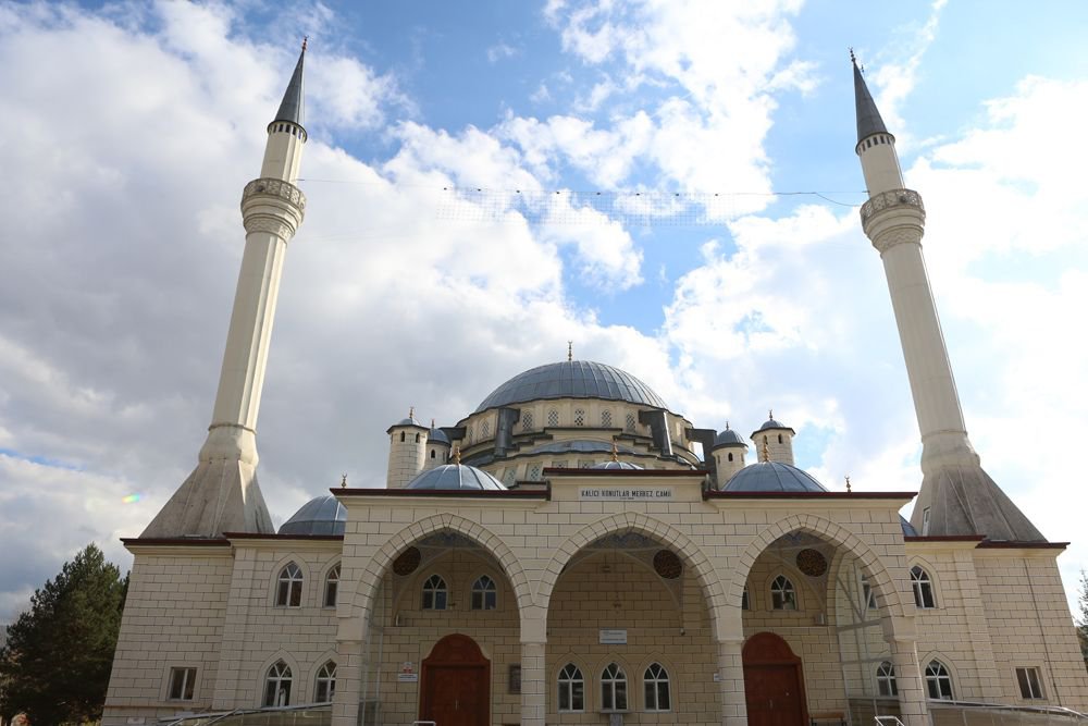 CAMİ CEMAATİ SICAK SUYLA ABDEST ALACAK