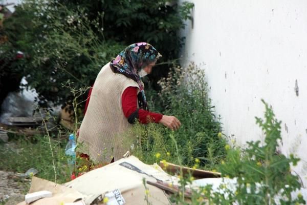 ÇÖP EV MAHALLELİYİ AYAĞA KALDIRDI