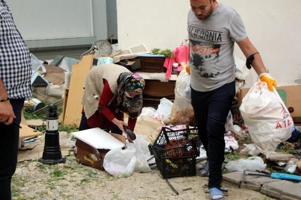 ÇÖP EV MAHALLELİYİ AYAĞA KALDIRDI