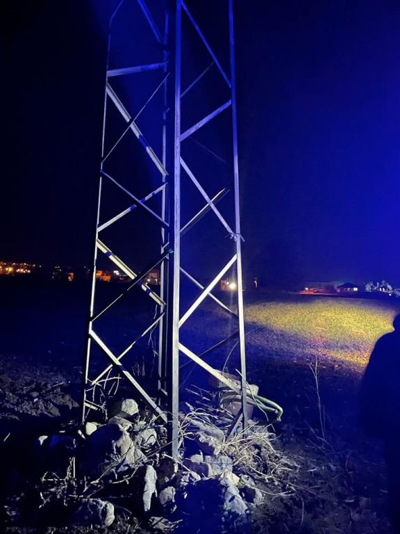 ELEKTRİK DİREĞİNE ASILI HALDE BULUNDU