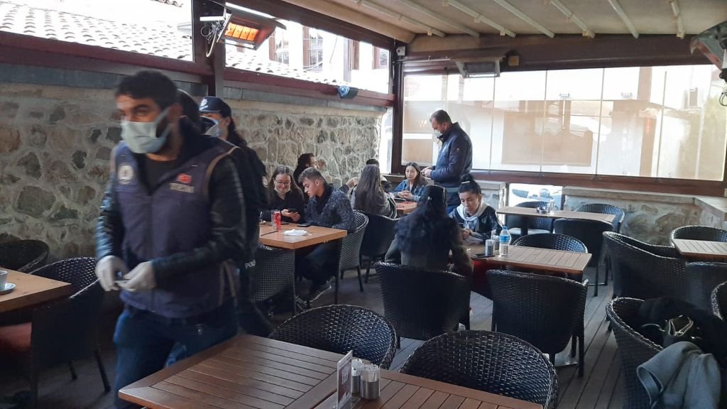 EMNİYET MÜDÜRÜ SAHAYA İNDİ