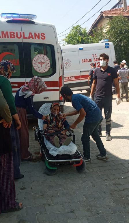 EVİNDE ÇIKAN YANGINI SÖNDÜRMEYE ÇALIŞTI